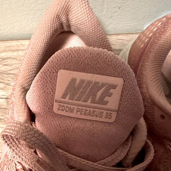 Women’s Nike Zoom Pegasus 35 - Picture 7 of 8
